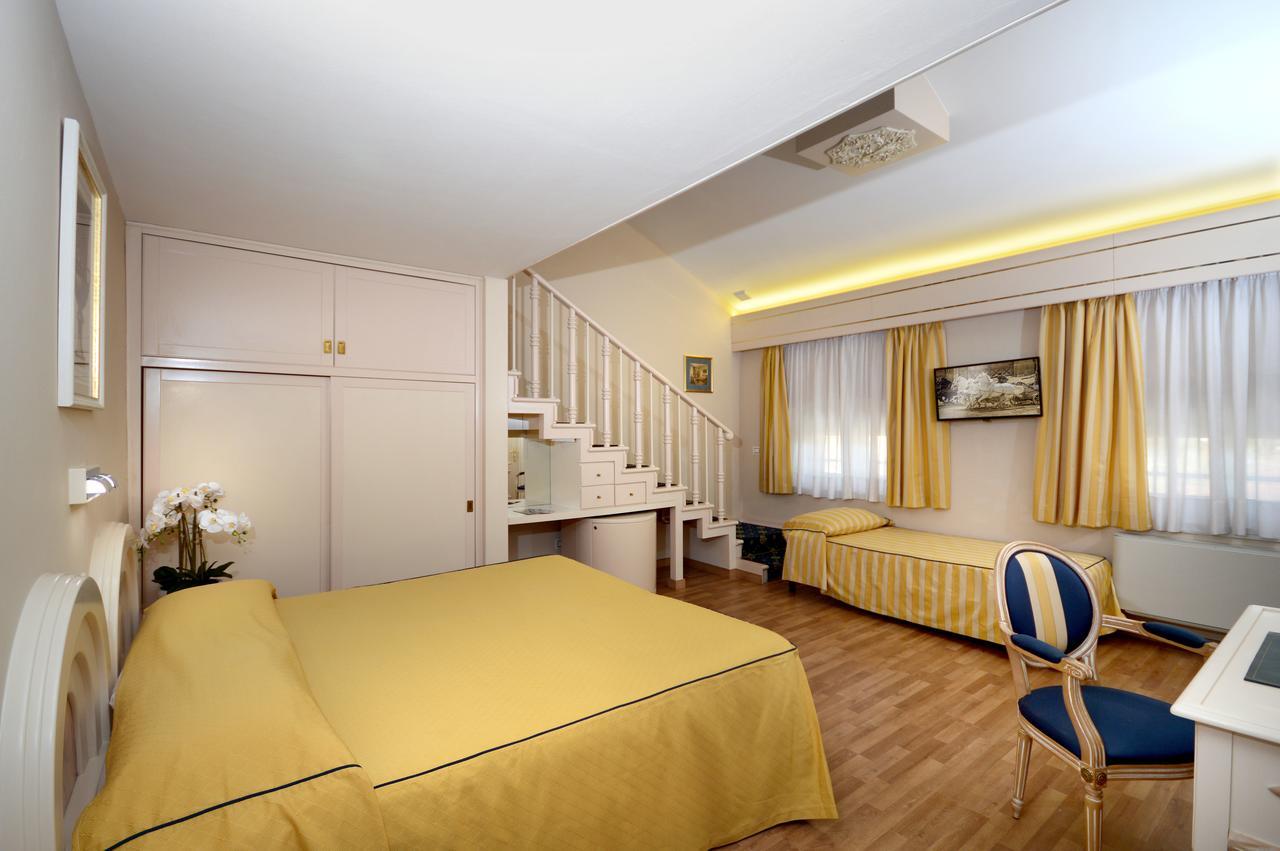 Grand Hotel Vittoria Montecatini Terme Bilik gambar